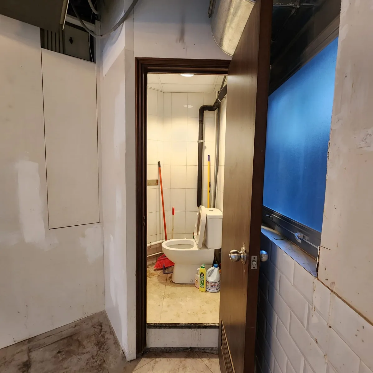 Versatile Retail Space Available in Soho, 42 sqm, pop up store in Hong Kong, additional interior view