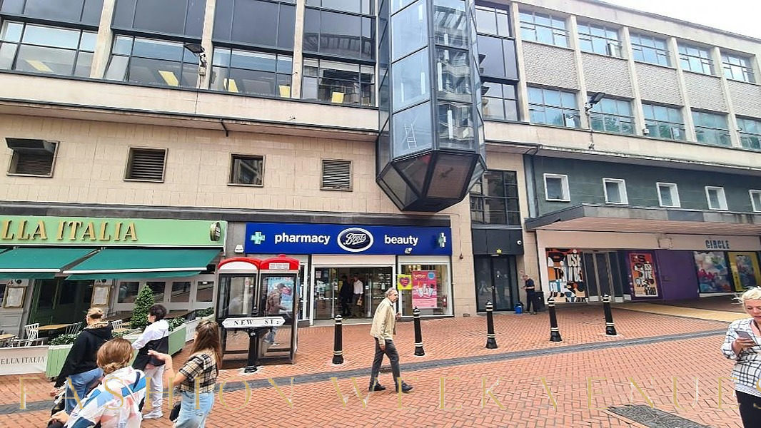 Versatile Retail Space on New Street, Birmingham, 533 sqm, pop up store, interior view