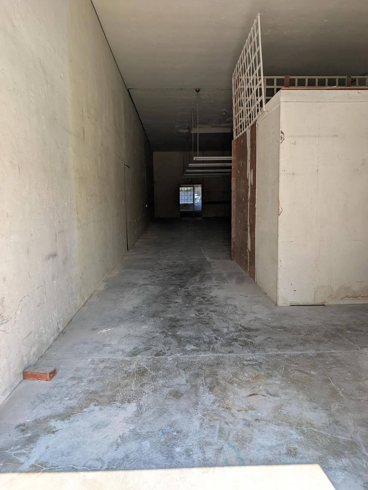 Versatile Retail Spaces: 2,500 to 5,000 Sq Ft, 465 sqm, pop up store in Covina, second interior view