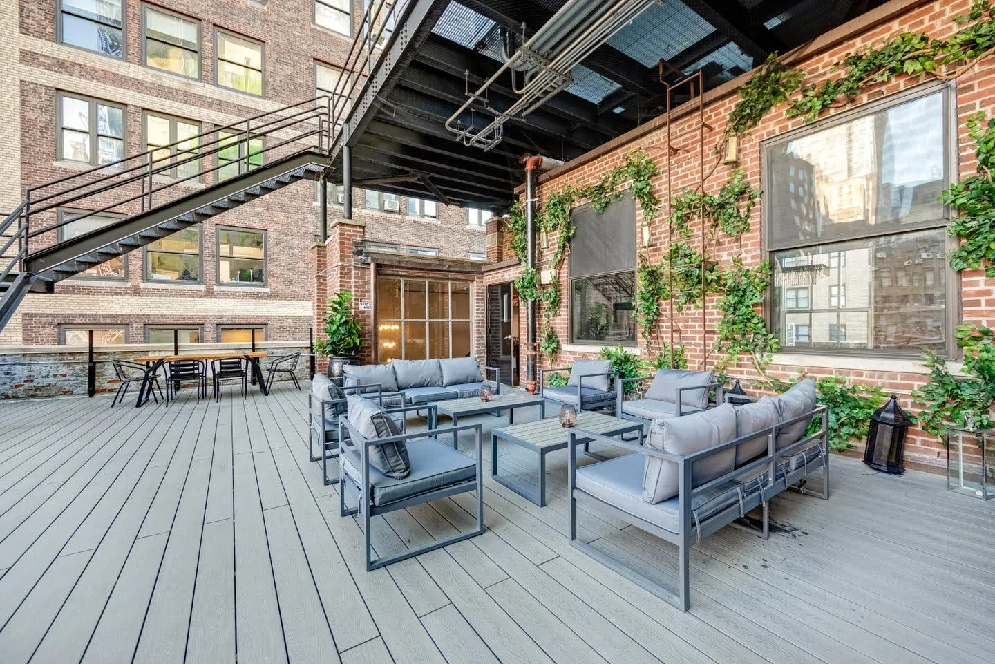 Versatile Rooftop and Indoor Breakout Space in New York