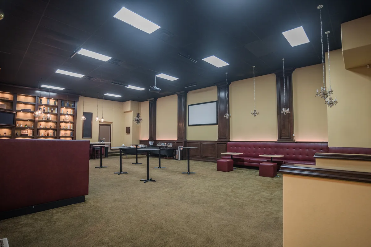 Versatile Second Floor Event Space in Old Torrance, 225 sqm, pop up store