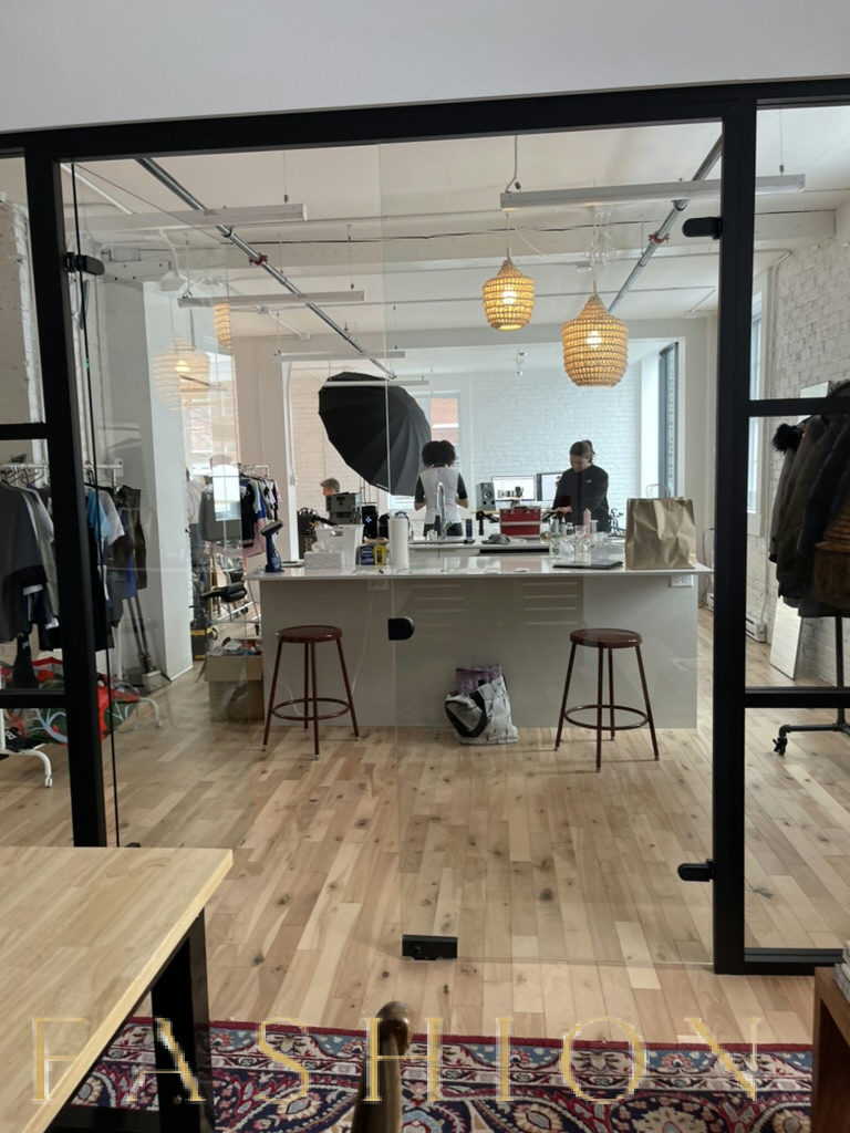 Versatile Showroom and Creative Space Available, 158 sqm, photo shoot, pop-up rental in Montréal, additional interior view