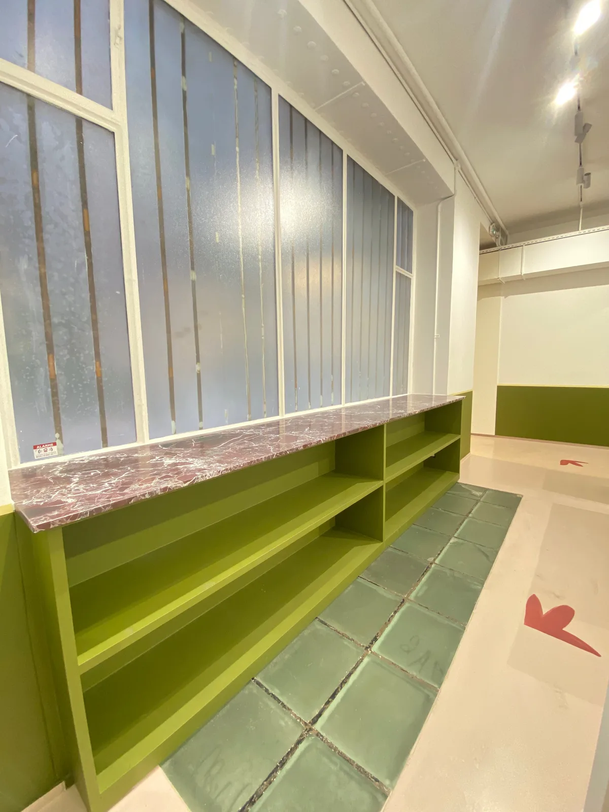 Versatile Showroom and Event Space in the Marais, 36 sqm, showroom presentation, pop-up rental in Paris, second interior view