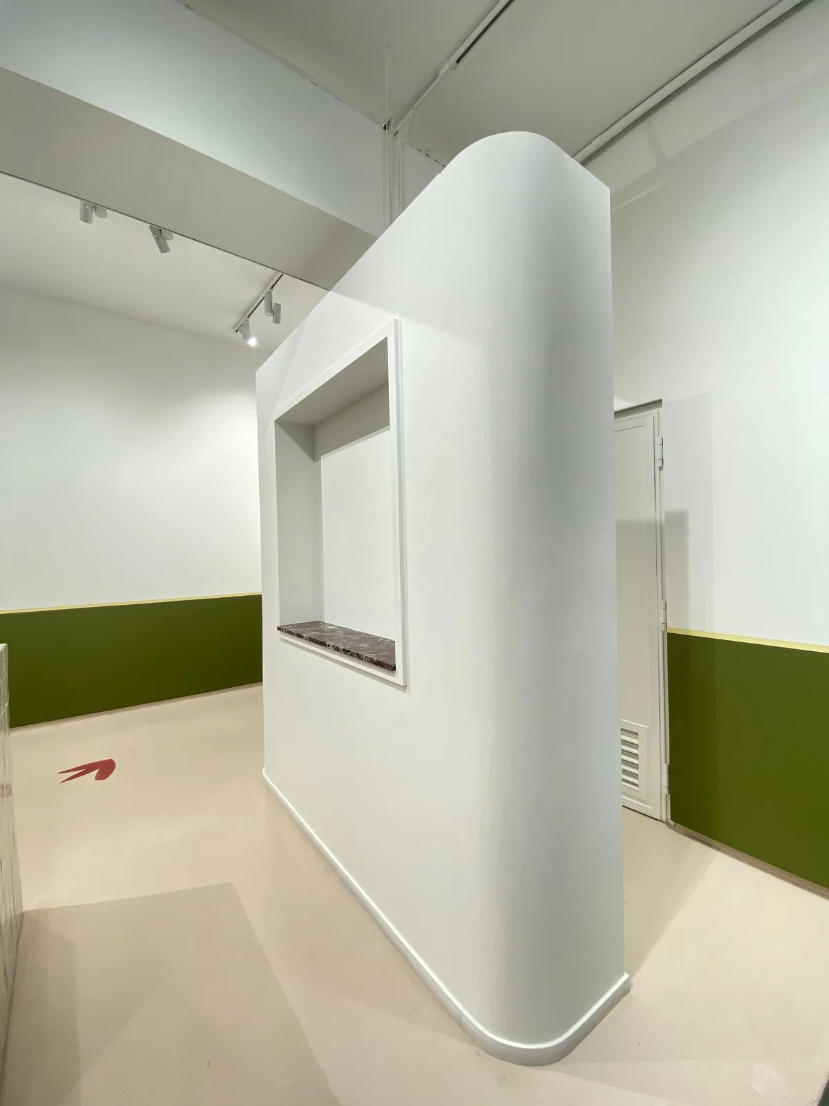 Versatile Showroom and Event Space in the Marais, 36 sqm, showroom presentation, pop-up rental in Paris, additional interior…