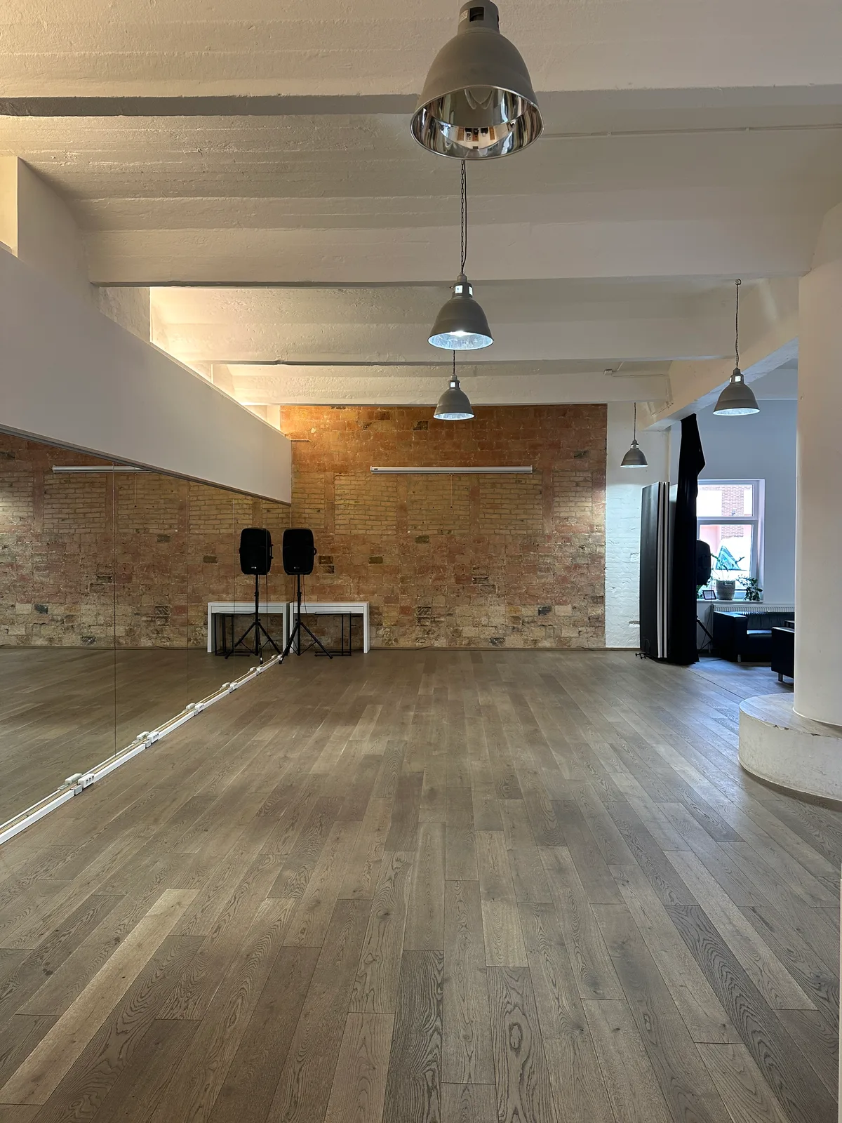 Versatile Showroom in Berlin-Charlottenburg, 170 sqm, pop up store, interior view