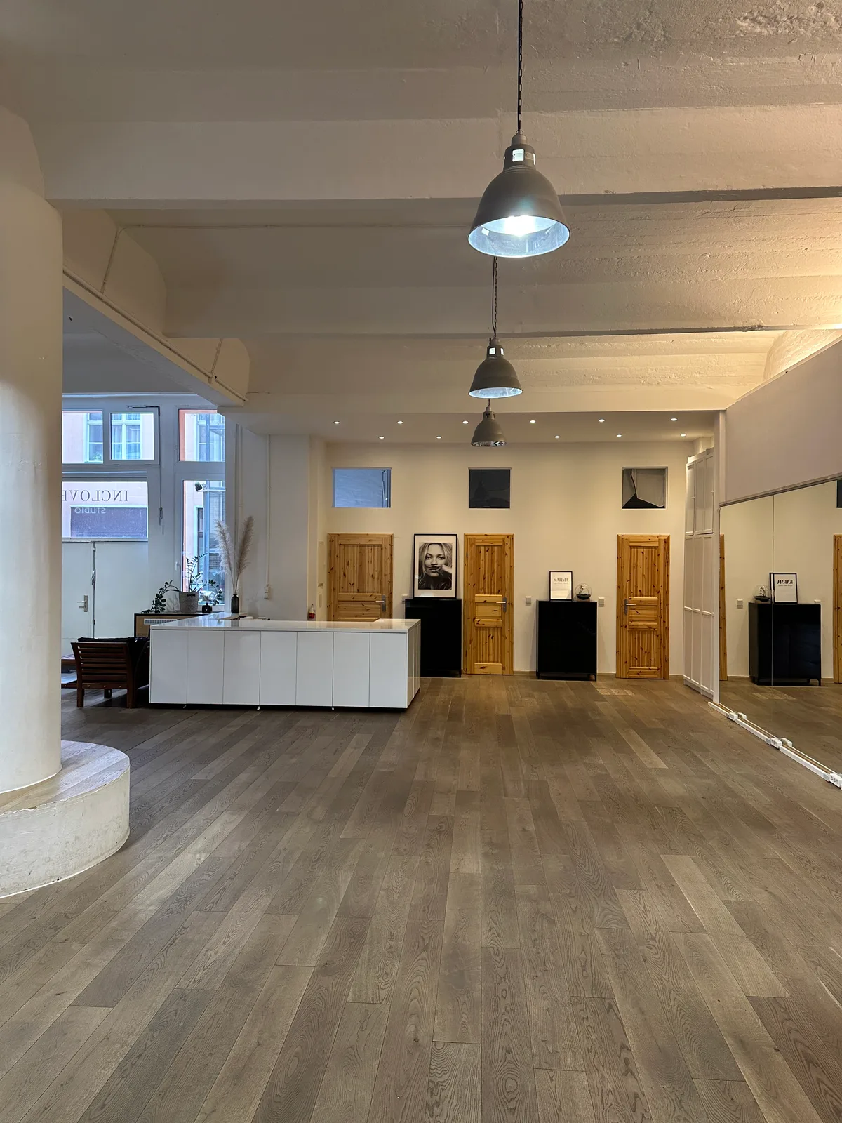 Versatile Showroom in Berlin-Charlottenburg, 170 sqm, pop up store, second interior view