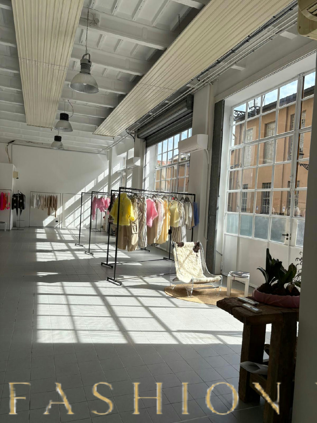 Versatile Showroom Space in Ripamonti/Navigli, 400 sqm, showroom presentation, pop-up rental in Milano, interior view
