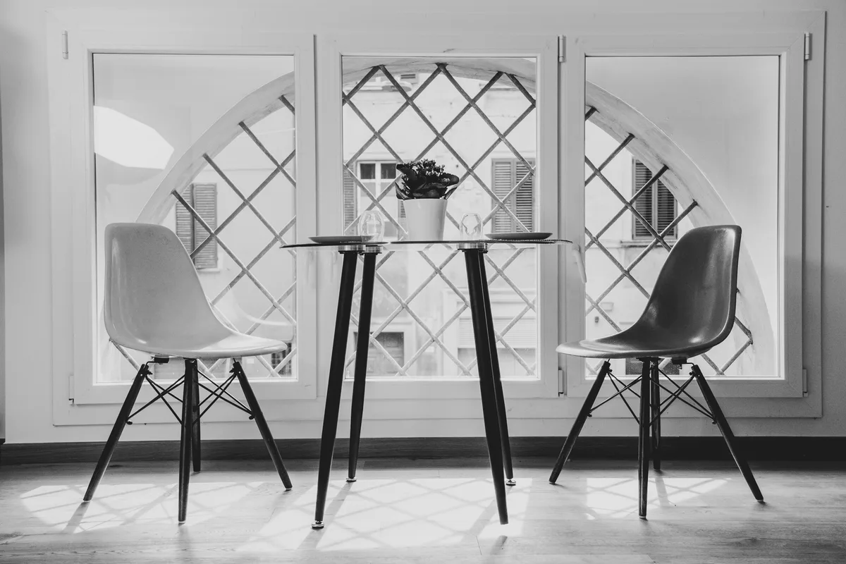 Versatile Showroom with On-Site Apartment in Bologna, 73 sqm, pop up store