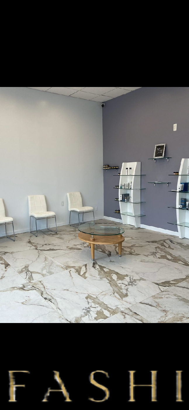 Versatile Space for Nail Salon or Beauty Services, 139 sqm, retail activation, pop-up rental in Woodbridge Township, second…
