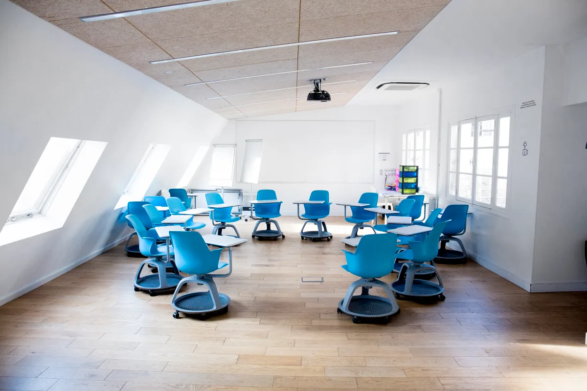 Versatile Space for Team Meetings and Training Sessions, 64 sqm, workshop, pop-up rental in Paris, interior view