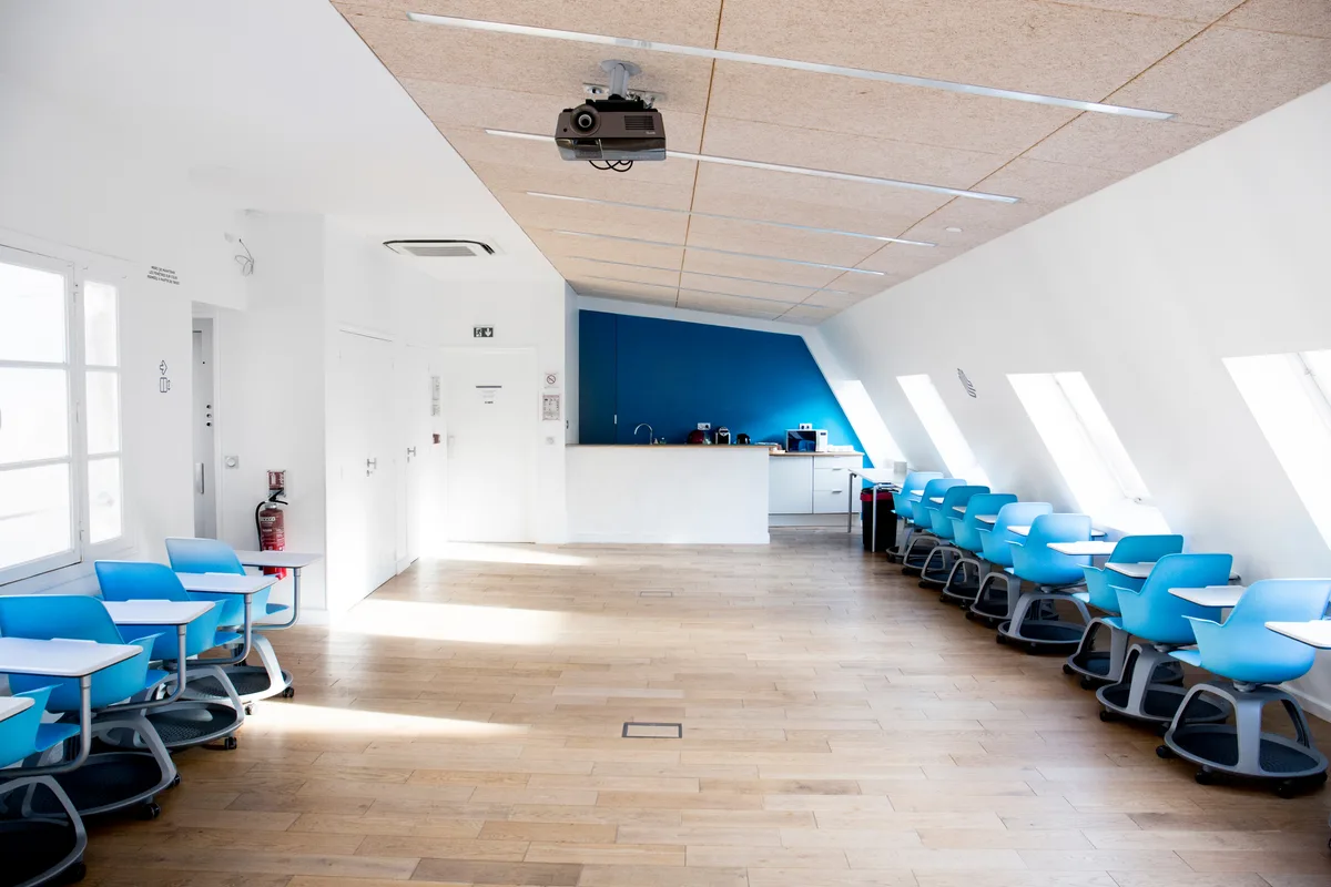 Versatile Space for Team Meetings and Training Sessions, 64 sqm, workshop, pop-up rental in Paris, second interior view