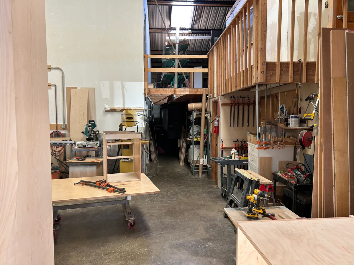 Versatile Space Ideal for Electrician or Plumber, 74 sqm, warehouse, pop-up rental in Long Beach, interior view