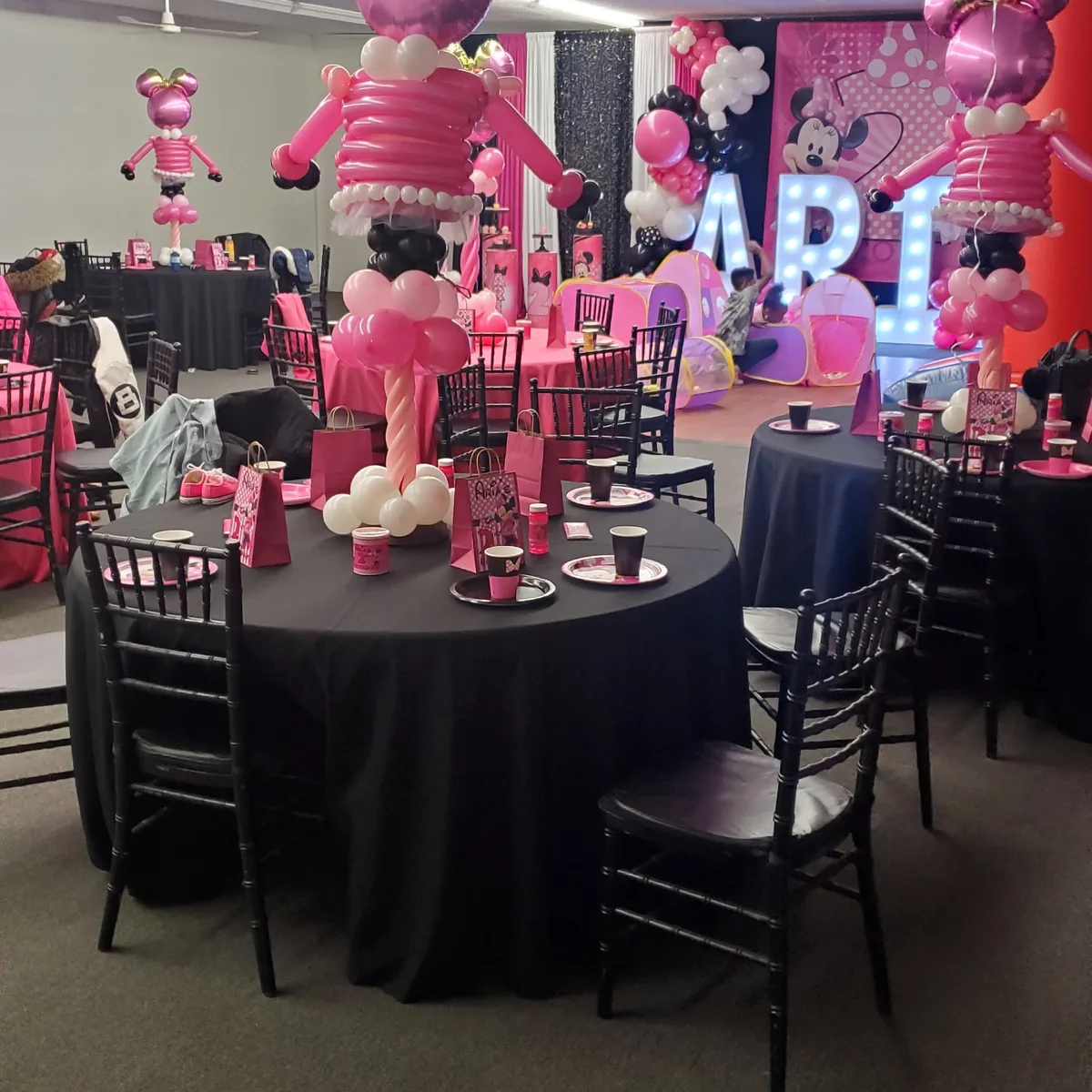 Versatile Space with Two Halls and Amenities, 251 sqm, retail activation, pop-up rental in Gary, additional interior view