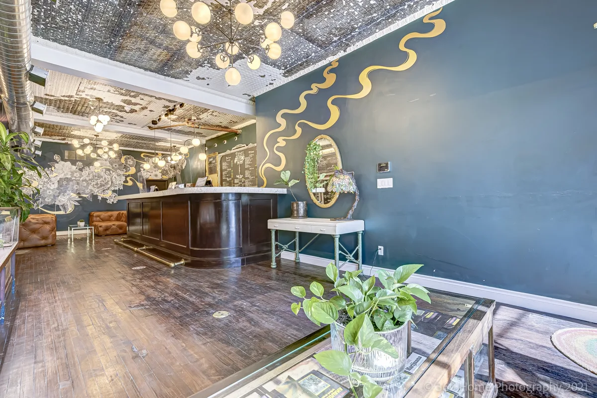 Versatile Storefront Space Available on Queen West, 93 sqm, pop up store in Toronto, interior view
