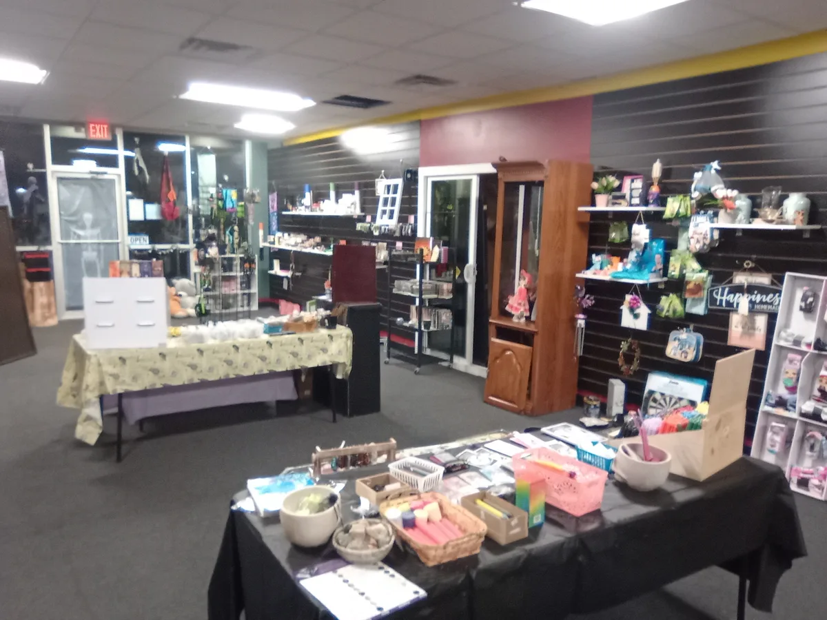 Versatile Storefront Space with Full-Service Support, 4 sqm, pop up store in Fort Wayne