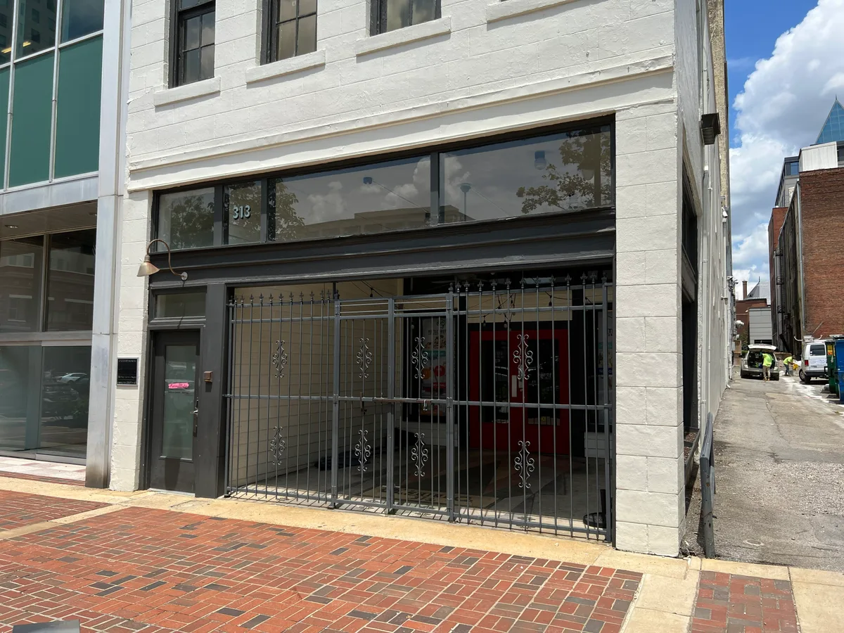 Versatile Street-Level Retail Space in Downtown Birmingham, 186 sqm, retail activation, pop-up rental, interior view