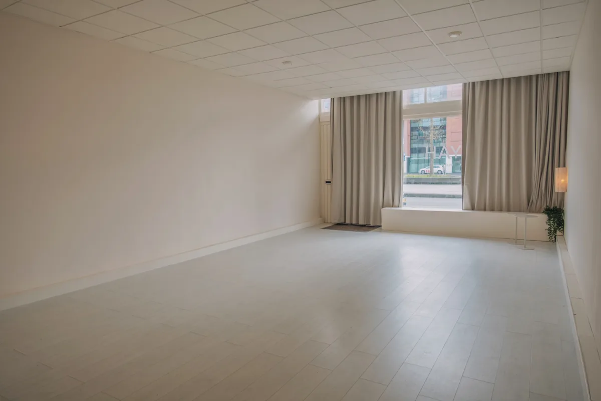 Versatile Studio for Yoga and Wellness Activities, 60 sqm, workshop, pop-up rental in Amsterdam, second interior view