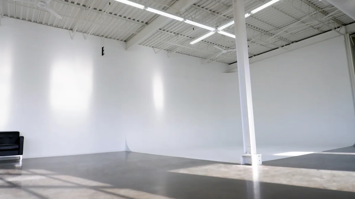 Versatile Studio Space for Creative Events in Toronto, 279 sqm, pop up store, interior view