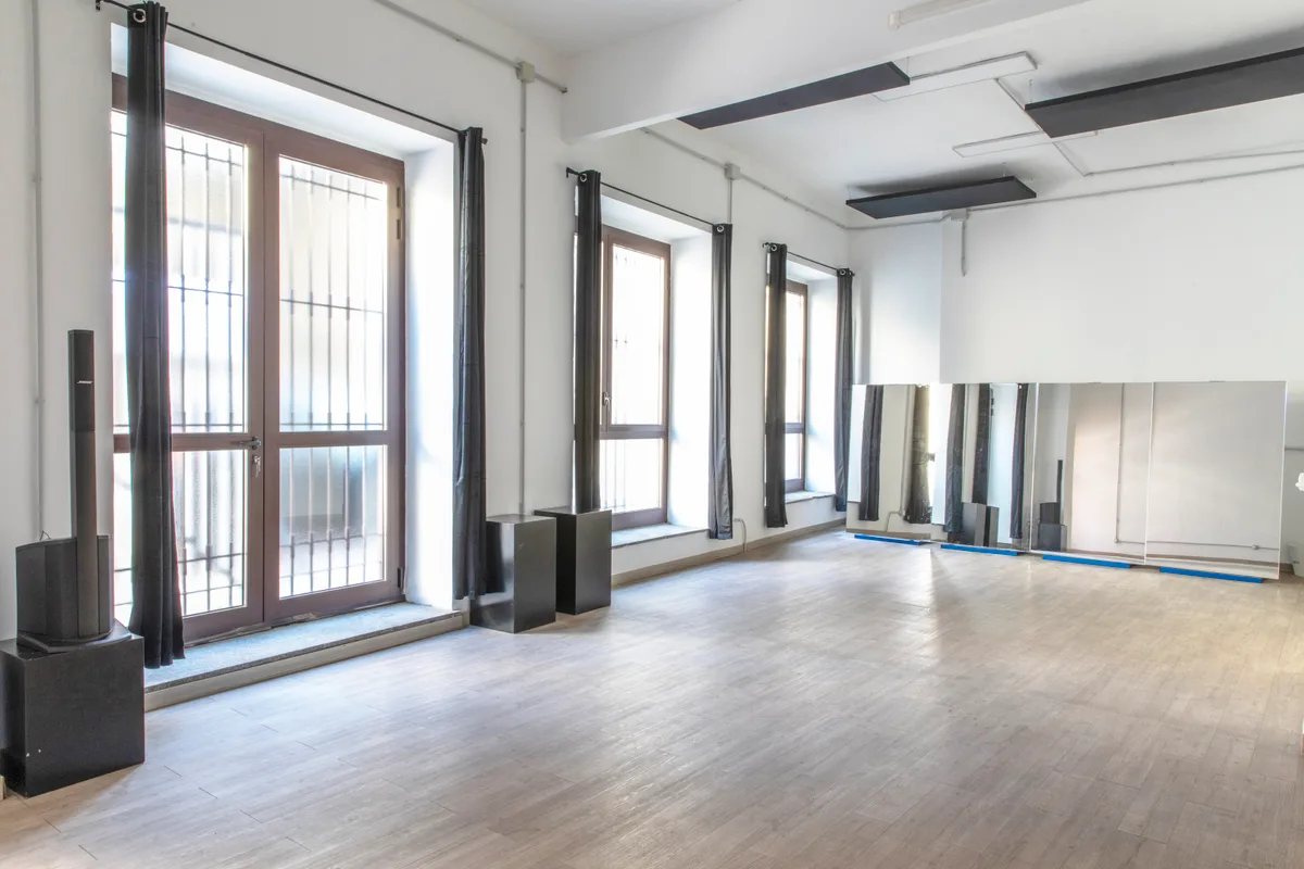 Versatile Studio Space for Creative Projects in Milan, 200 sqm, photo shoot, pop-up rental in Milano