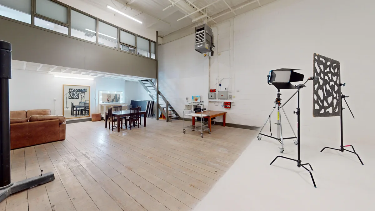 Versatile Studio Space for Fashion Shoots, 108 sqm, fashion showroom, pop-up rental in Greater London