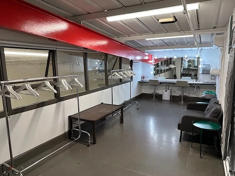 Versatile Studio Space for Fashion Shoots, 108 sqm, fashion showroom, pop-up rental in Greater London, second interior view