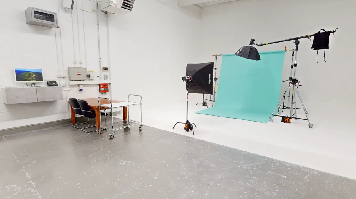 Versatile Studio Space for Fashion Shoots and Film, 112 sqm, photo shoot, pop-up rental in Greater London, second interior v…