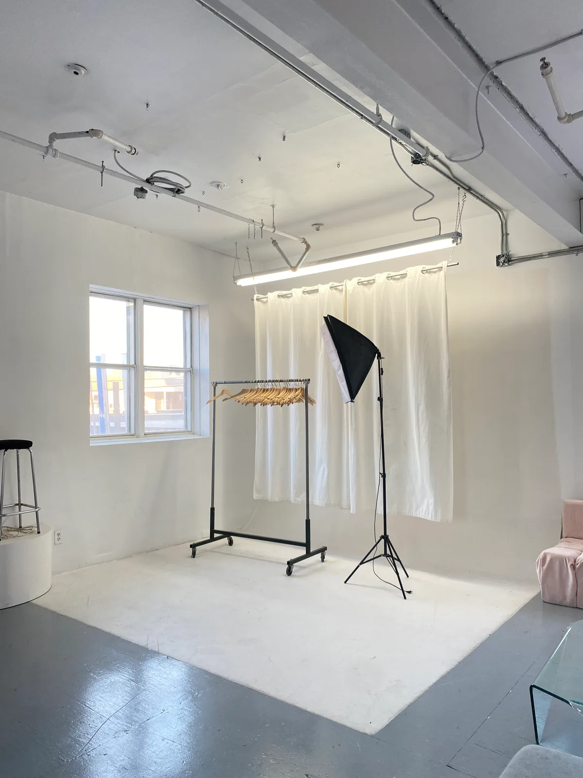 Versatile Studio Space for Photoshoots and Events, 139 sqm, photo shoot, pop-up rental in Montréal