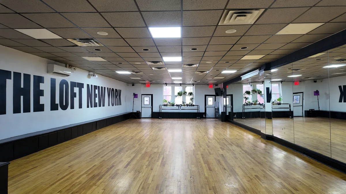 Versatile Studio Space in Chinatown, 195 sqm, photo shoot, pop-up rental in New York