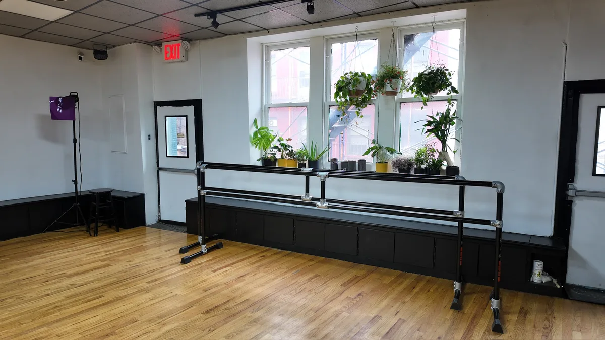Versatile Studio Space in Chinatown, 195 sqm, photo shoot, pop-up rental in New York, interior view