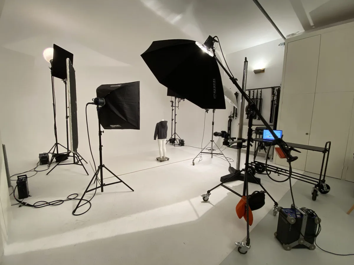 Versatile Studio Space in Houthavens for Creative Projects, 150 sqm, photo shoot, pop-up rental in Amsterdam