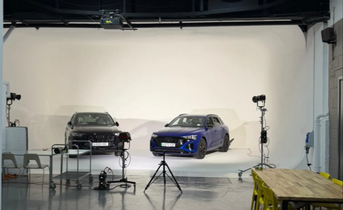 Versatile Studio with Drive-In Access for Car Shoots, 190 sqm, photo shoot, pop-up rental in Greater London