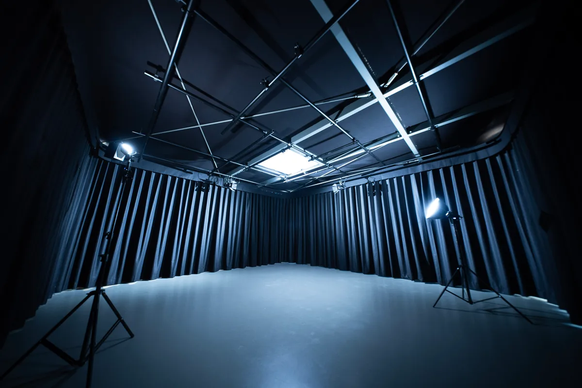Versatile Studio with Modular Rigging System, 85 sqm, photo shoot, pop-up rental in Amsterdam