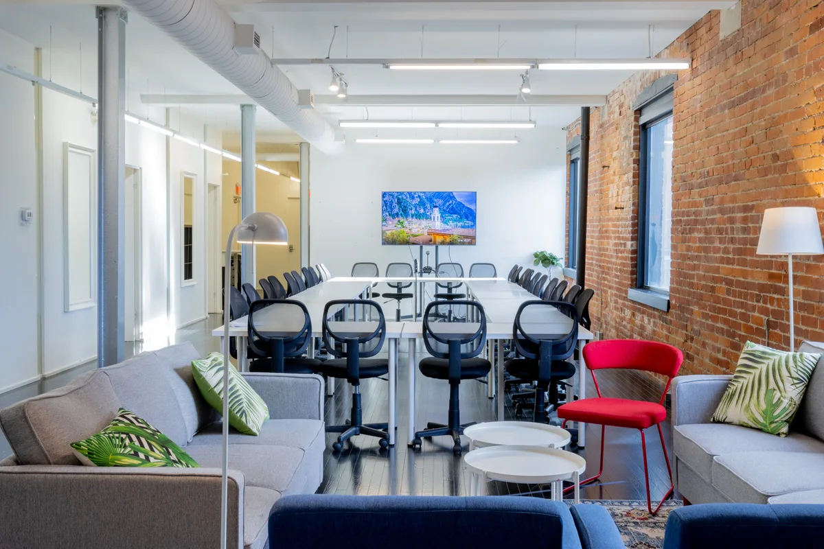 Versatile Suite for Team Collaborations, 232 sqm, corporate event, pop-up rental in Toronto