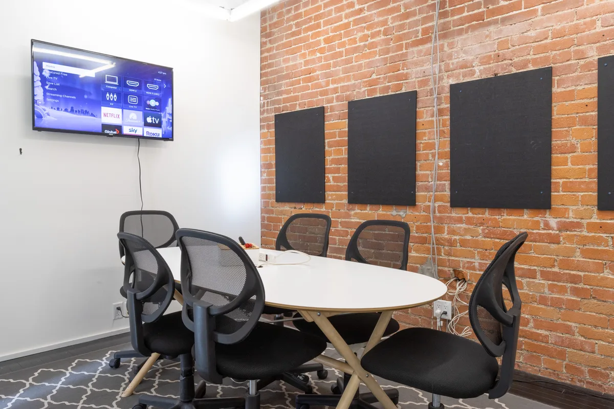 Versatile Suite for Team Collaborations, 232 sqm, corporate event, pop-up rental in Toronto, second interior view