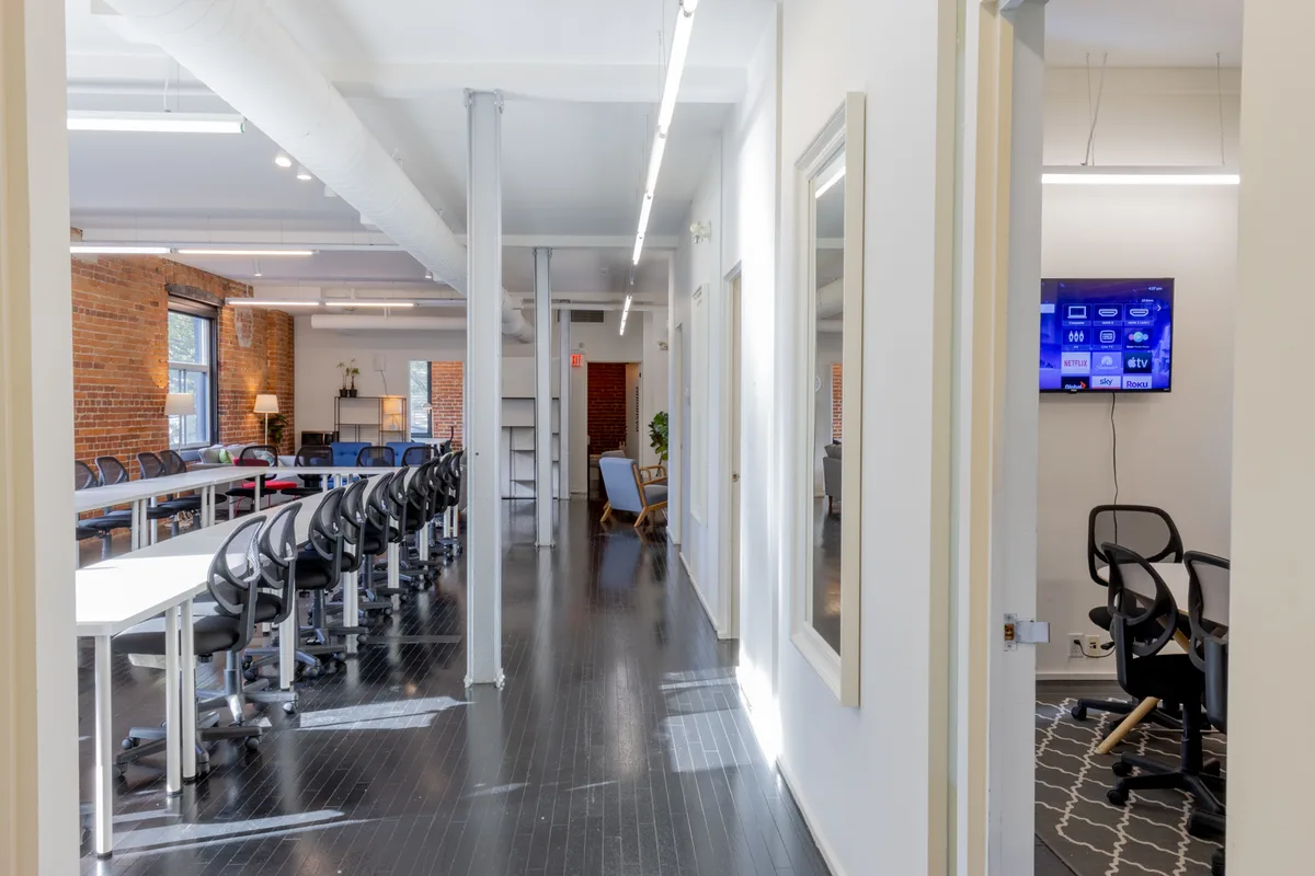 Versatile Suite for Team Collaborations, 232 sqm, corporate event, pop-up rental in Toronto, additional interior view