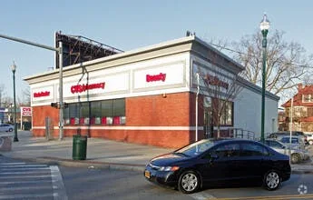 Versatile Temporary Shop in New Rochelle