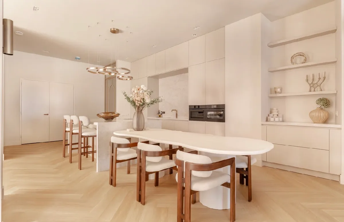 Versatile Unfurnished Space for Sessions and Events in Amsterdam, 188 sqm, content creation, pop-up rental, additional inter…