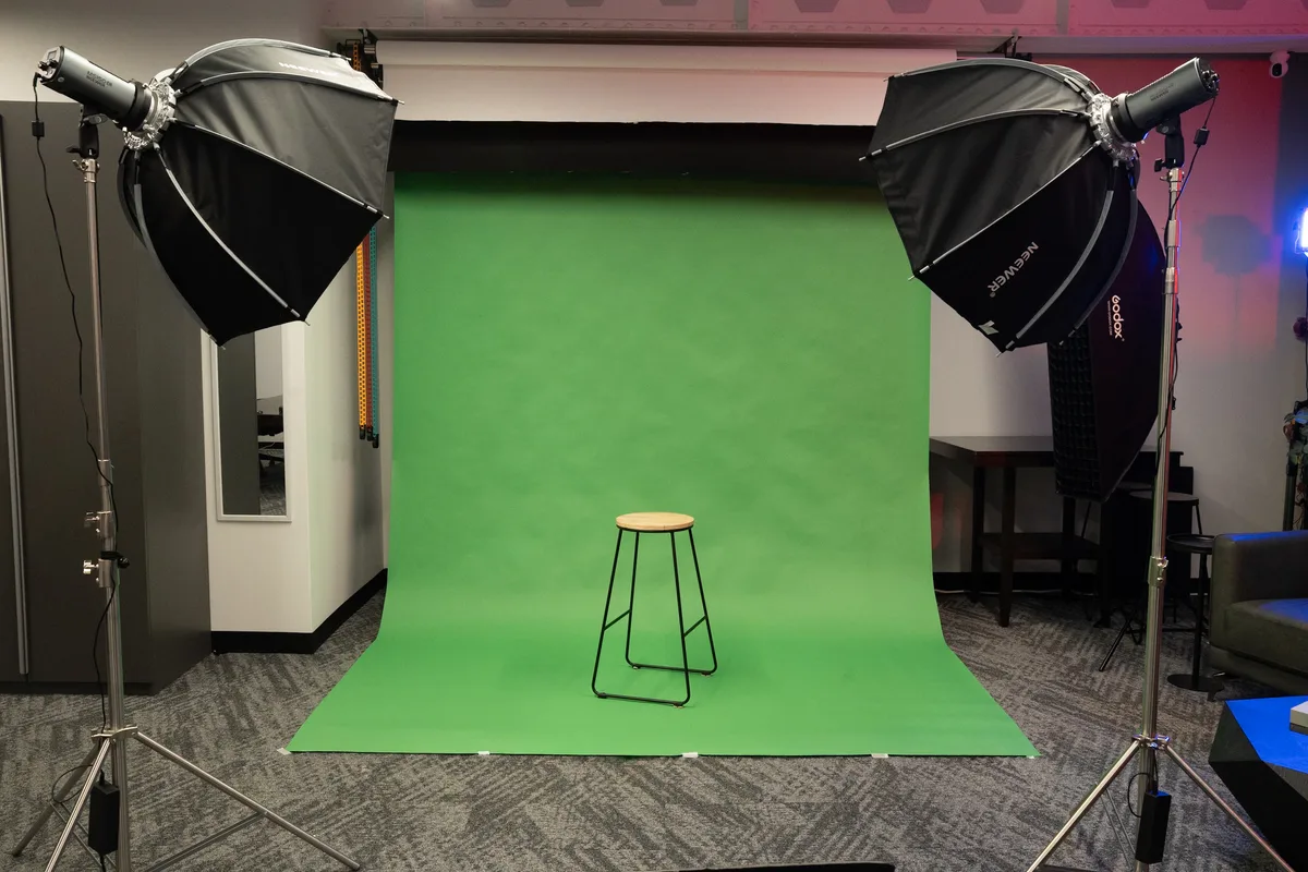 Versatile Urban Industrial Studio with Production Sets, 79 sqm, photo shoot, pop-up rental in Toronto, third interior view
