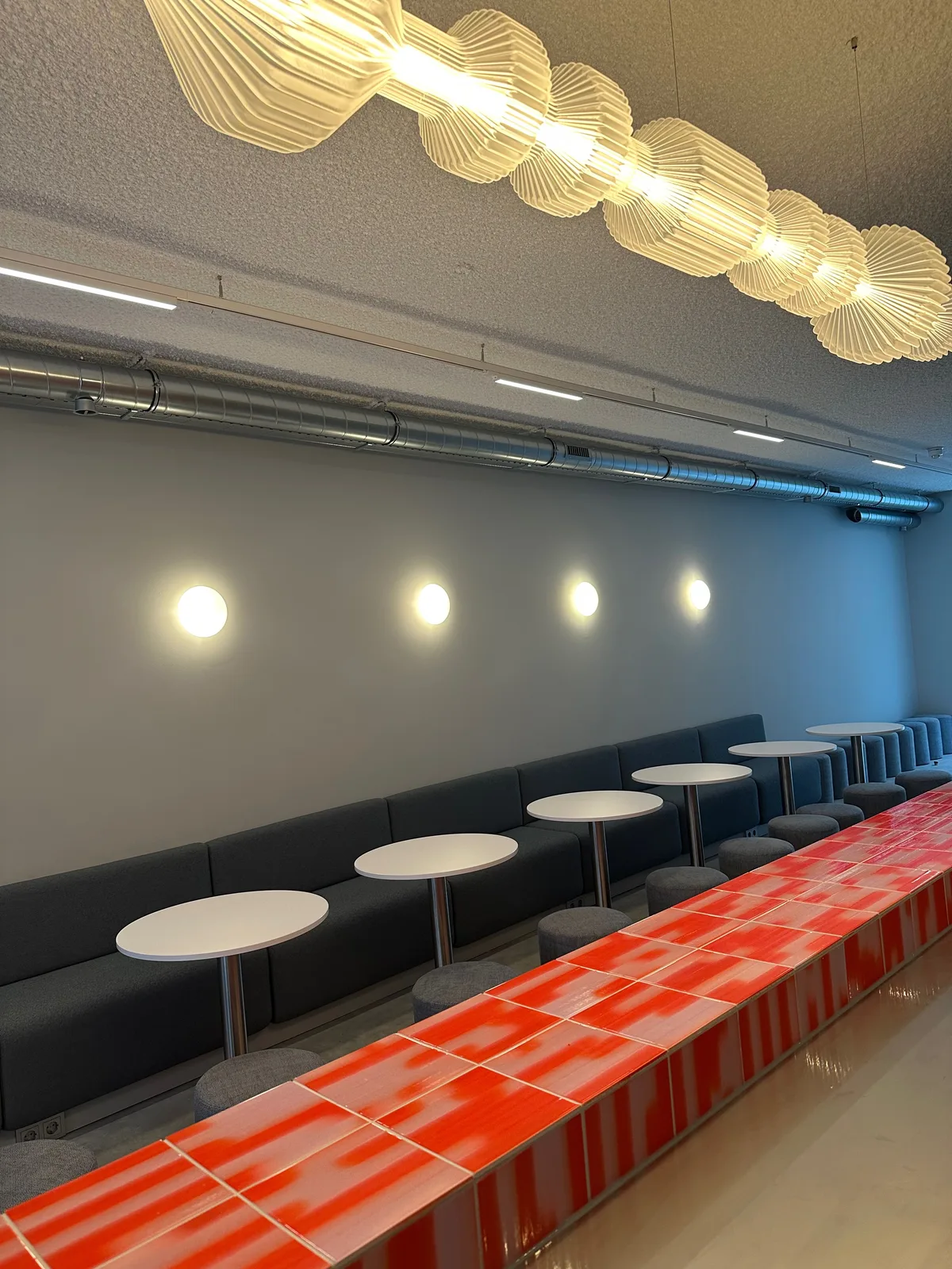 Versatile Venue Overlooking Amsterdam’s Prinsengracht, 200 sqm, pop up store, second interior view