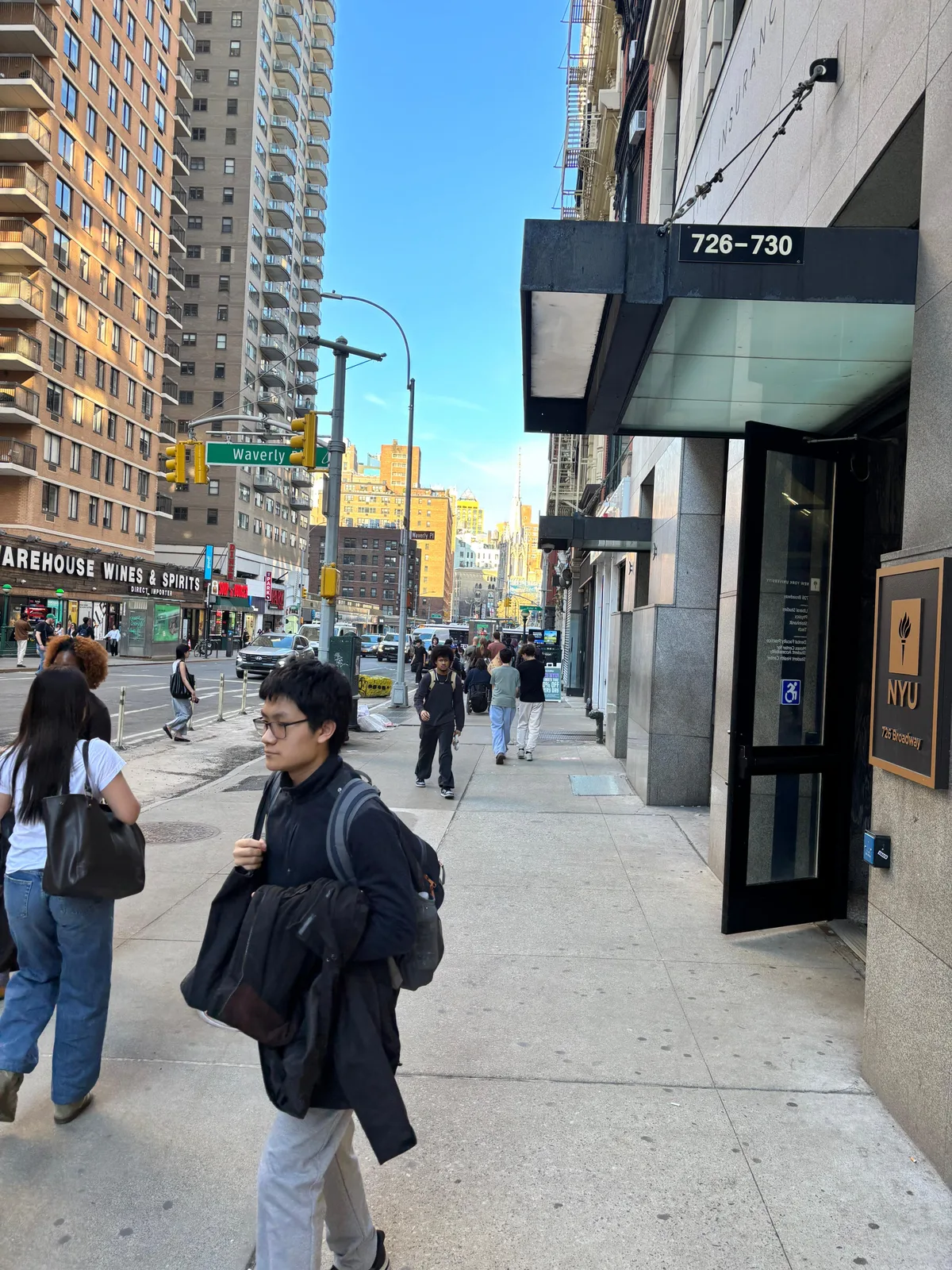 Versatile Vintage Retail Space on Broadway, 9 sqm, product launch, pop-up rental in New York