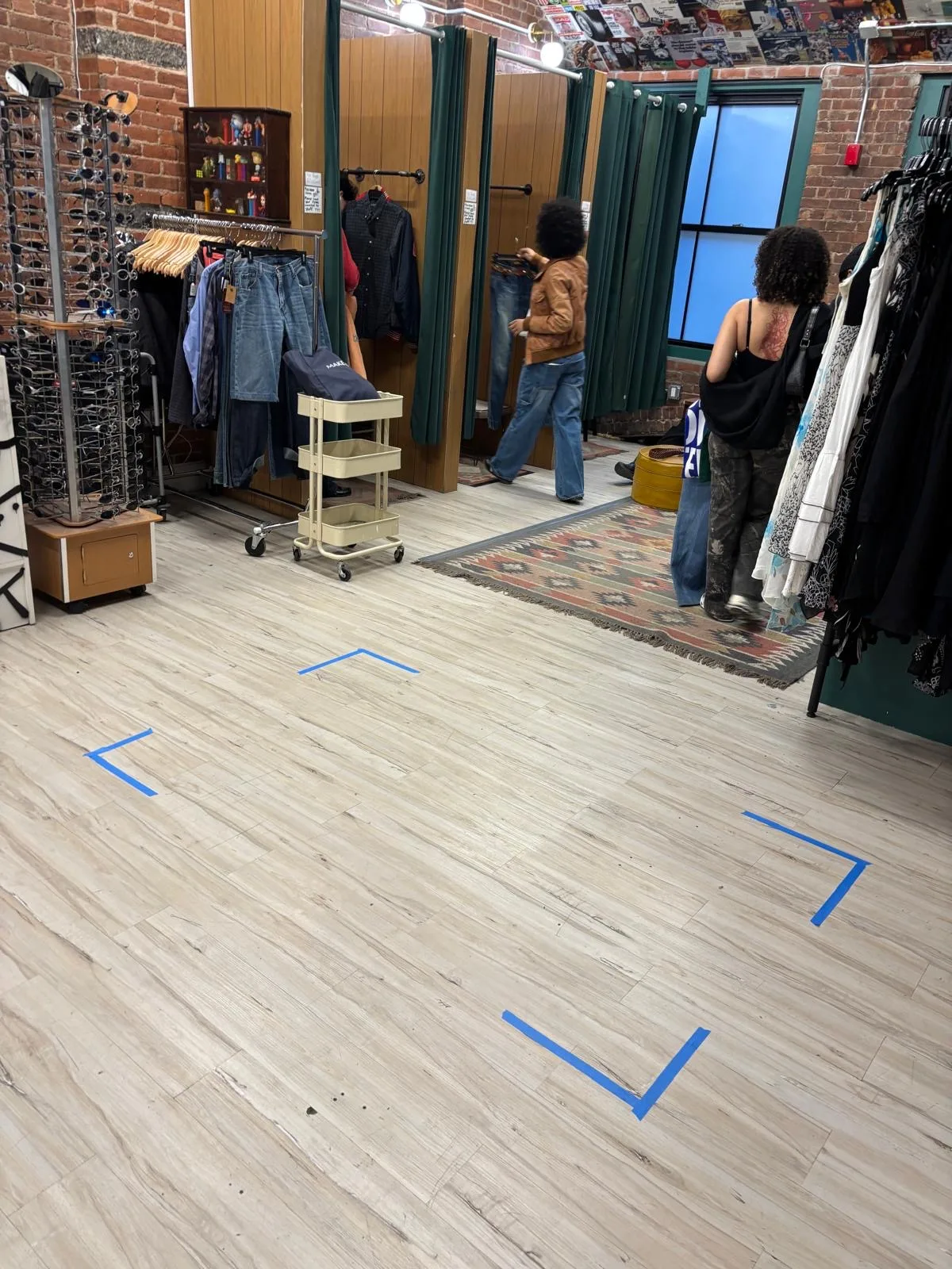 Versatile Vintage Retail Space on Broadway, 9 sqm, product launch, pop-up rental in New York, third interior view