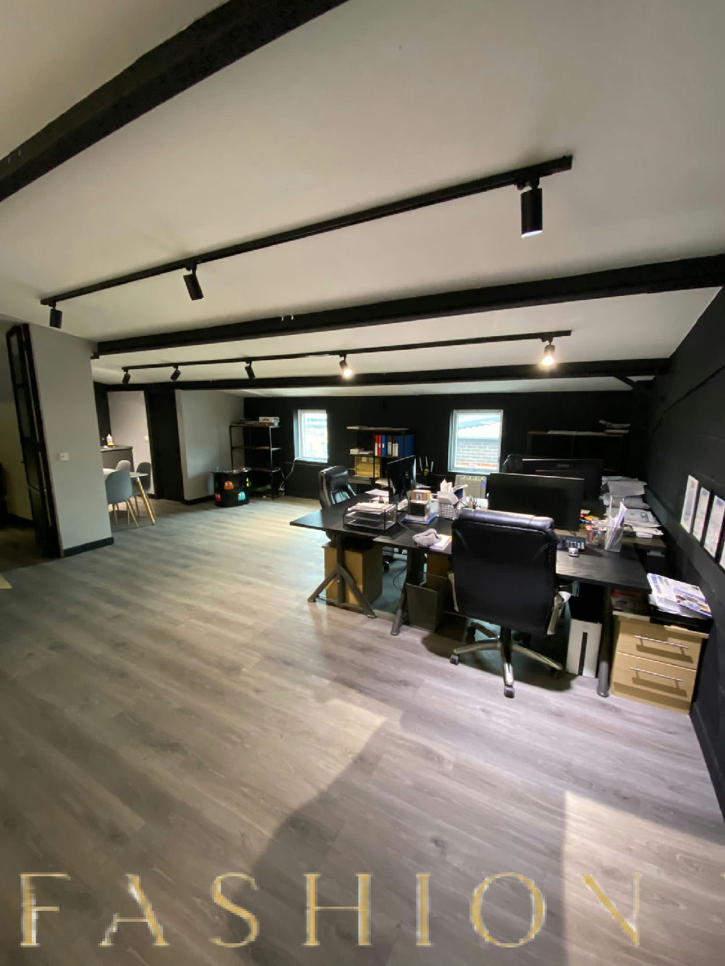 Versatile Warehouse with Mezzanine Office Space, 210 sqm, retail activation, pop-up rental in West Thurrock