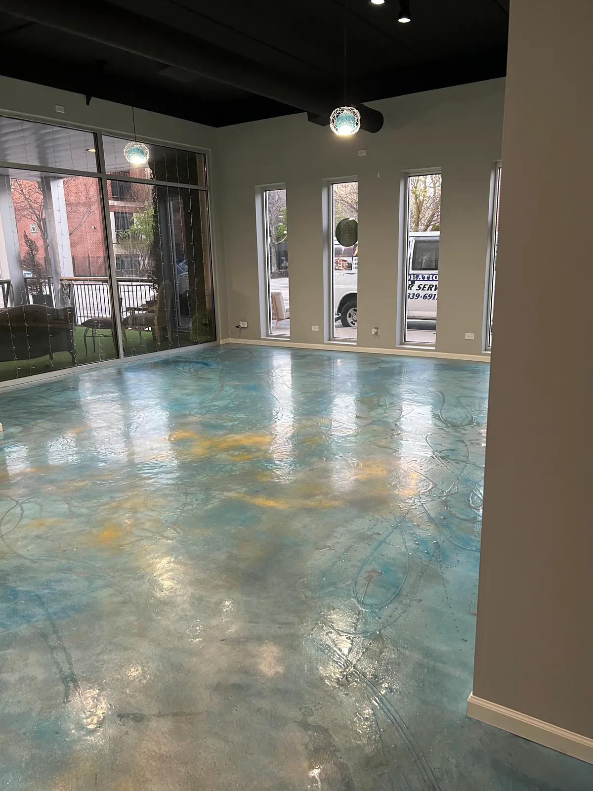 Versatile West Town Venue with Garden Patio, 125 sqm, pop up store in Chicago, interior view