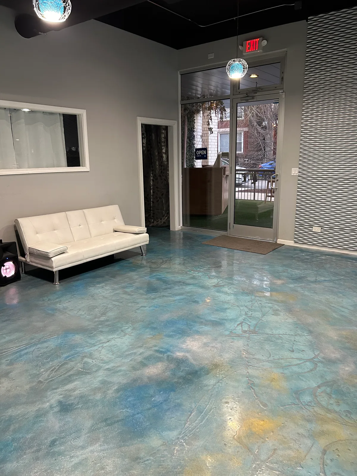 Versatile West Town Venue with Garden Patio, 125 sqm, pop up store in Chicago, additional interior view