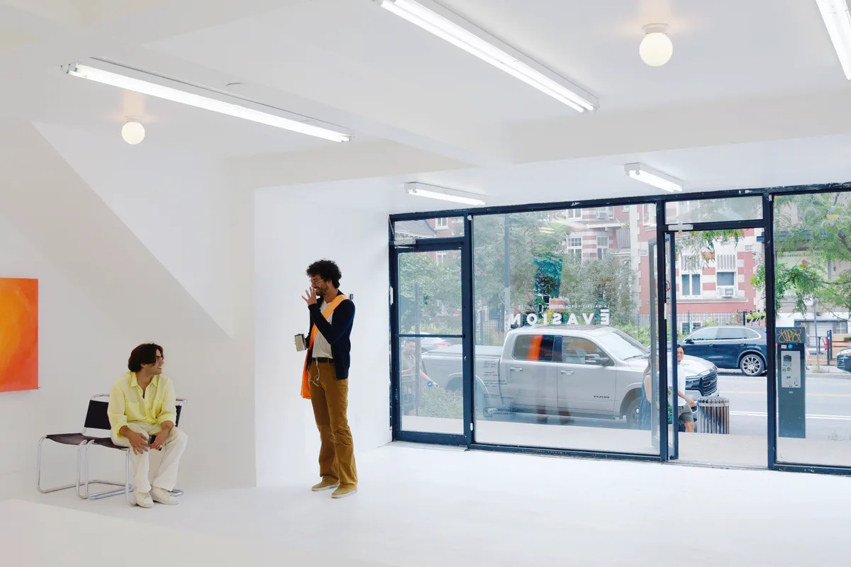 Versatile White Box Gallery for Events on Park Avenue, 186 sqm, art exhibition, pop-up rental in Montréal, second interior v…