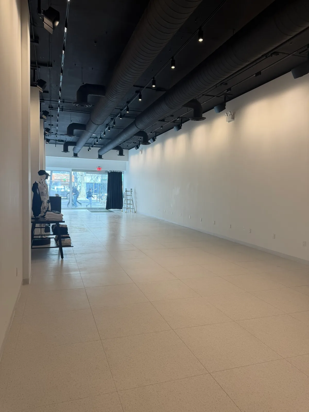 Versatile White Box Space Near Union Square Park, 279 sqm, pop up store in New York