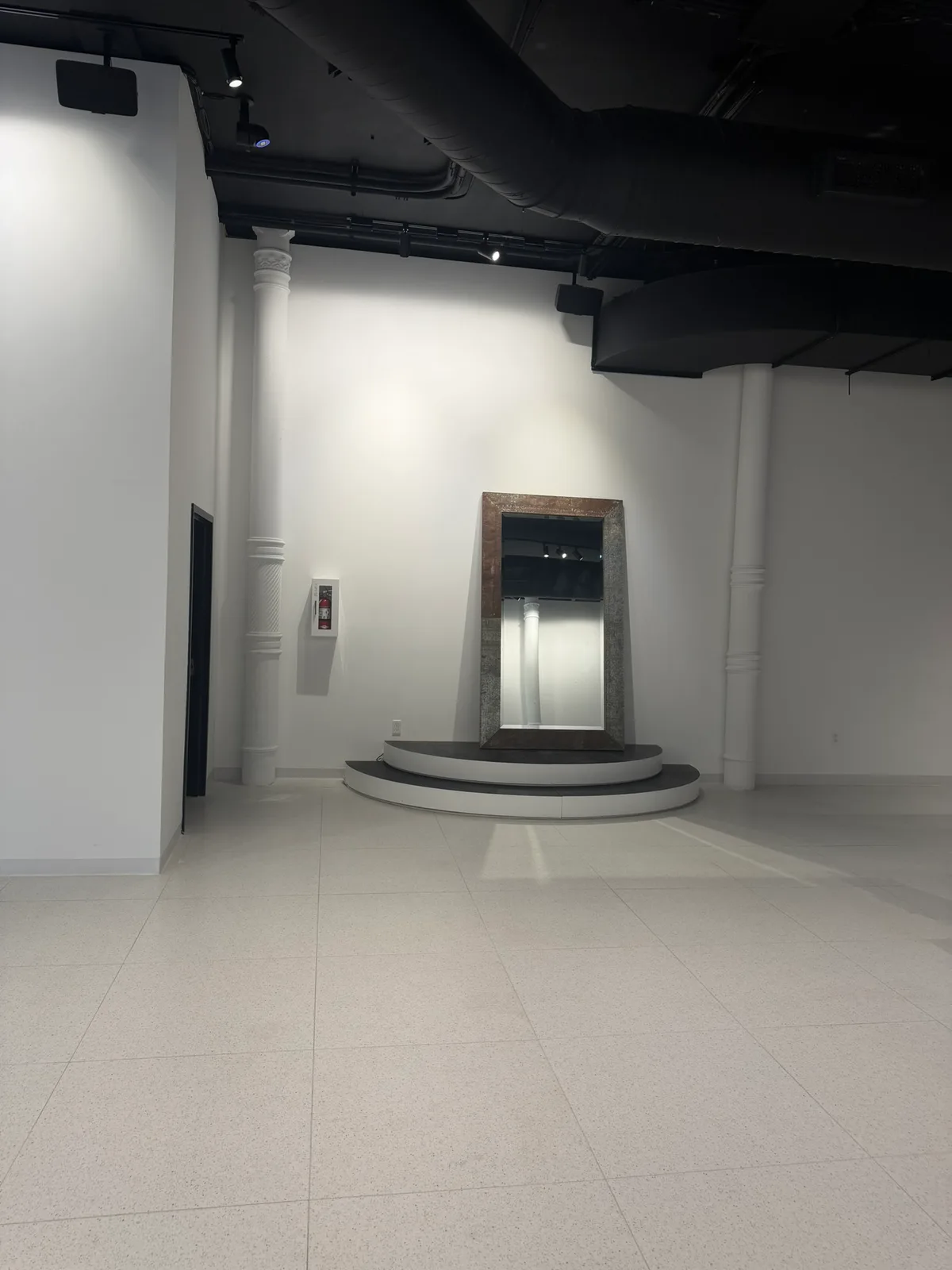 Versatile White Box Space Near Union Square Park, 279 sqm, pop up store in New York, additional interior view