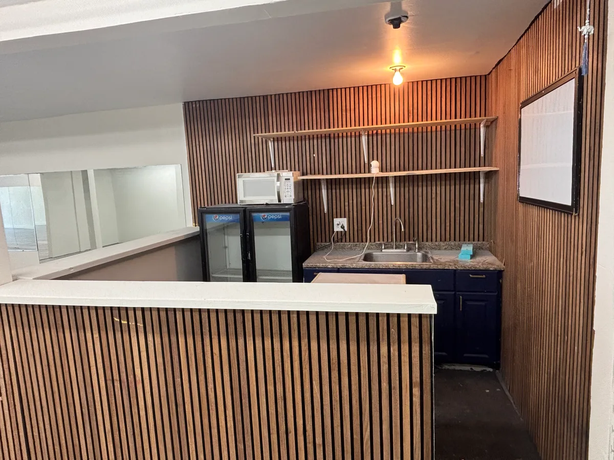 Versatile White Box Store in Hollywood, 297 sqm, art exhibition, pop-up rental in Los Angeles, third interior view