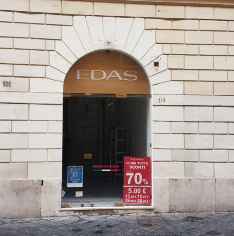 Via Frattina Retail and Showroom Space in Rome — 3