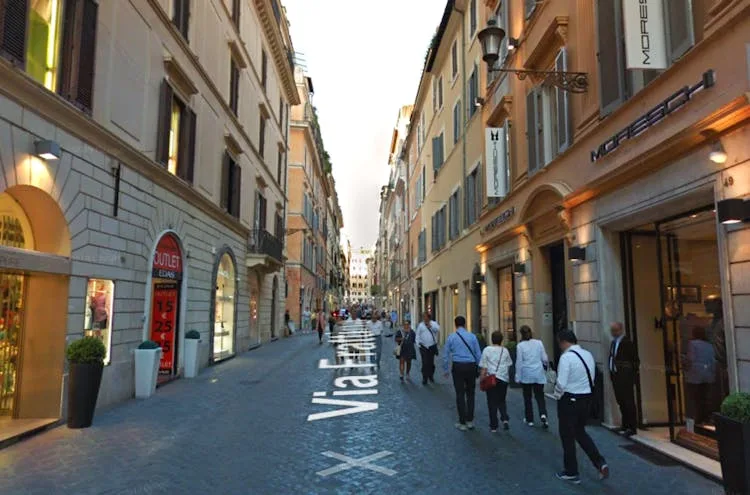 Via Frattina Retail and Showroom Space in Rome — 4